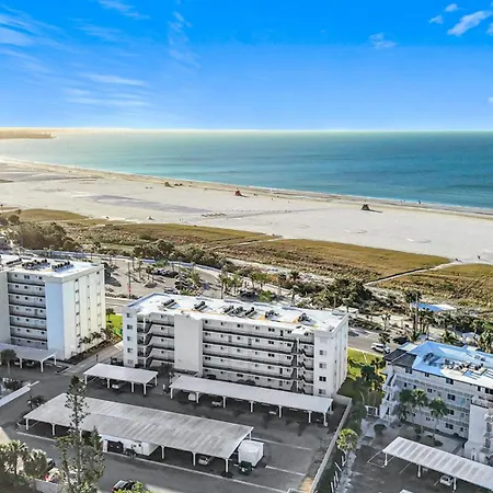 Crescent Royale Condominiums 104-3